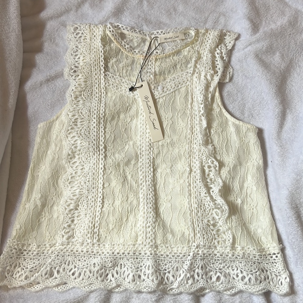 Beautiful lace top Mustard Seed NWT